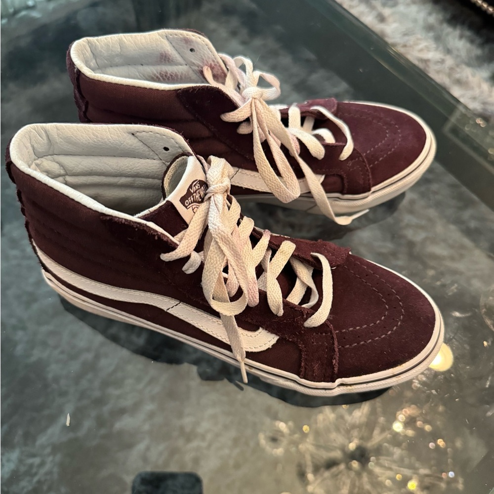 Vans Suede Size 5.5 Men’s, 7 Women’s